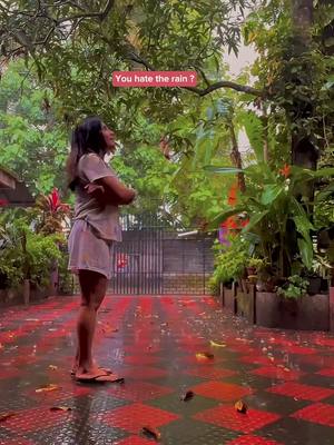 A post by @ziahbabe on TikTok caption: #youhatetherain #howcouldanyonehatetherain #india #indiangirl #kerala #ketalatiktok #keralagirlslove #malayalam #malayalikutty 