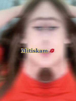 A post by @metiskam_oo1_ on TikTok caption: #гламурныймейк 