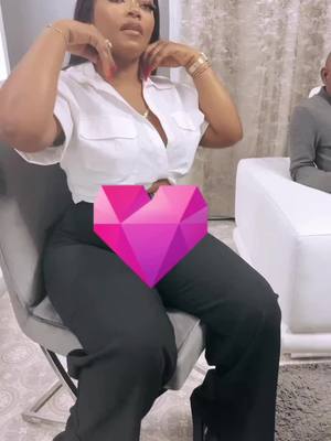 A post by @smithlapomme4 on TikTok caption: #visibilitesurtiktok #bellefemmes #💯🌷❤️🥀♥️🥰🌹♥️💋💋💋❤️💋💯🤣😂😄