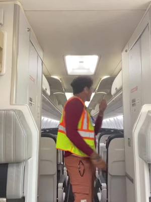 A post by @pasa_savedanielson on TikTok caption: a little tiktok time 🤣 #alaskaairlines 