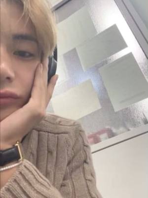 A post by @userjzd9oykf18 on TikTok caption: テヒョンが日本にいるなんて😭 #テテ #テヒョン #v 