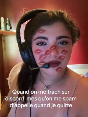 A post by @lea_begue on TikTok caption: On me donne de l’importance ses mignon 😂 #pourtoi #poster #toulouse #sud #discord