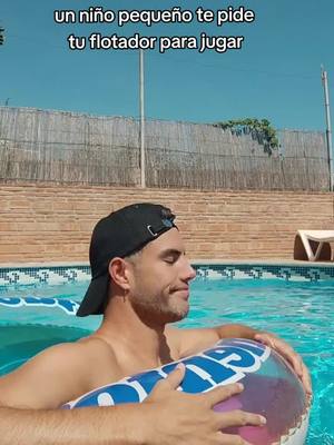 A post by @pab7o.lo on TikTok caption: En la piscina! #verano #piscina #flotador #parati #fyp IG: pab7ol90