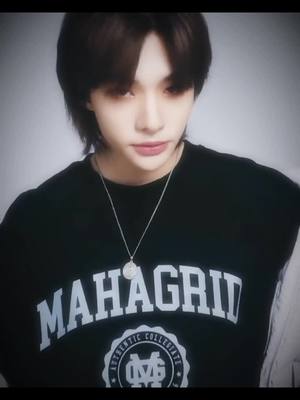 A post by @billieaezpx on TikTok caption: hyunjin edit 🙌#hyunjin #straykids #hyunjinfan #fyp #fypシ #xyzbca #capcut #viralvideo #viral #fypシ #edit #foryoupage