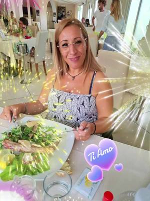 A post by @police_chef on TikTok caption: #police_chef #erika_creations_79 #labottegadellecreazionibyerikasirianni #amore #tiamo #vitamia #pranzo #pesce #carne #tagliata #anniversario #matrimonio #sposa #fede #amorevero #amoreterno #amoreterno♡