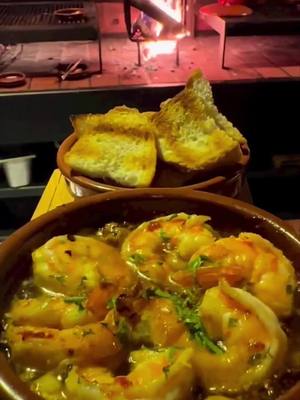 A post by @gokhan.sef on TikTok caption: Buttery shrimp casserole🦐🤩🦐#tereyağlı #karides #güveç #shrimps #delucious #food 