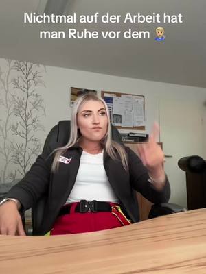 A post by @laura_leo15 on TikTok caption: Sorry Bro, aber 24h tue ich mir das nicht an 🔌 🙉#dachdecker #work #retter #retterherz #rettungsdienst #blondies #inkedgirils #ffp 