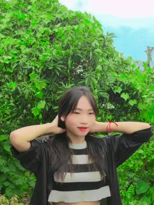 A post by @shwezinlay93 on TikTok caption: #မဖလုတ်နဲ့ကွာ☹