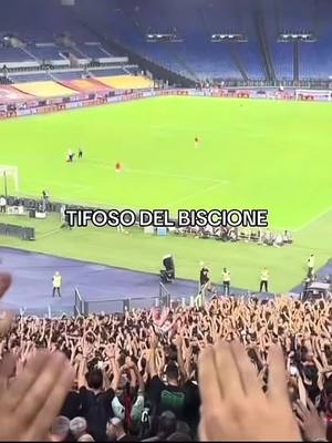 A post by @_.ac_milan._ on TikTok caption: TIFOSO DEL BISCIONE🏹😘#CapCut #fossadeileoni #MyDolceMoment #milan #pertutti #pertutti #foryou #andiamoneiperte #fypシ゚viral #perteeee #CapCutVelocity #forzamilan #fypシ 