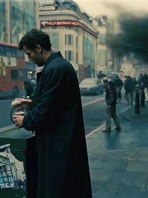 A post by @s0lonistt on TikTok caption: sorry just watched this movie and I had to edit it 🙌🏽 #childrenofmen #childrenofmen2006 #childrenofmenedit #childrenofmenfilm #childrenofmenfilm #dystopian #movie #movieedit #edit #fyp #foryou #fy #fypシ #fypシ゚viral #viral #xyzbca #apocalyptic