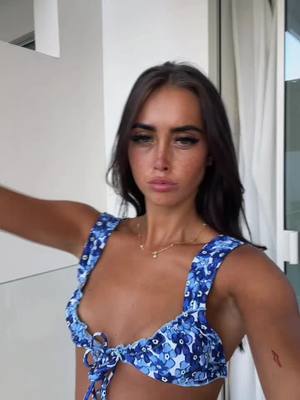 A post by @emiliareynoldsss on TikTok caption: Just living the dubai life