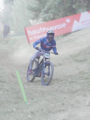 A post by @archiet.ownsend on TikTok caption: Let gets world cup #worldcup #pivot #pivotcycles #viral #fypシ 