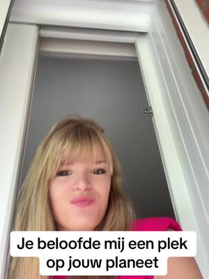 A post by @julieddonder on TikTok caption: Aan al mijn ladies met een gebroken hart xoxo link in bio !! #fyp #foryou #newmusic #vvt 