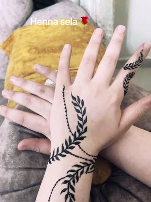 A post by @hena2345410 on TikTok caption: #hena_sela_rose #fypシ #henna 