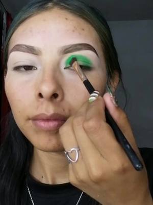 A post by @nahthy2 on TikTok caption: Te voy a resumir mi México asía qué guarda un segundo 🇲🇽 #fypシ #mexico #parati #makeuptutorial #septiembre