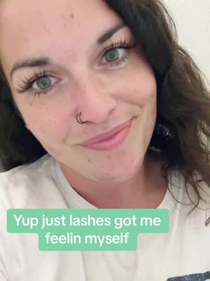 A post by @ashleyygreeneyes on TikTok caption: Ayyyeee #Justlashes yuuuup