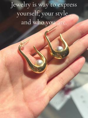 A post by @pearl_love.88 on TikTok caption: Jewelry is a way to express yourself, your style, and who you are❤️#pearl #jewelry #rings #earrings #silver #beautiful 