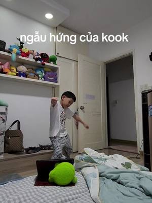 A post by @seungkook999 on TikTok caption: điệu nhảy  trong ngày của kook hahahhah#Vietnamtoiyeu #xuhuongtiktok #sungkook9999 #korean