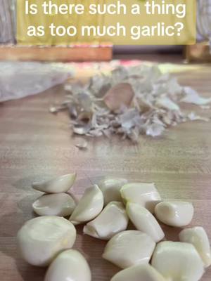 A post by @tanishaslater2 on TikTok caption: No theres no such thing as too much garlic! Hush that noise!!!!! #garlic #lovers IG: @teesfoodielab #teesfoodielab