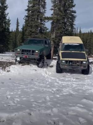 A post by @yyc4wheelers on TikTok caption: #goodvibes 😜 who misses snow ❄️ ?!  . . . . @yyc4wheelers . #wheeling #reels #4x4 #jeeplove #reelsinstagram #jeeping #jeepjeep #nature #tbt #snow #winter #thursday #throwbackthursday #jeepxj #xj #offroad #offroading #sendit #tiktok 