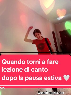 A post by @daniela_carelli on TikTok caption: Quando torni a fare lezione di canto dopo la pausa estiva ❤️ #foryou #perte #lezionidicanto #vocalcoachmilano #felicita #happiness #voicemotion_by_danielacarelli