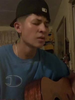 A post by @luis_pr28 on TikTok caption: Hombre normal🎵#fyp #viral #viraltiktok #parati #cover #guitarra