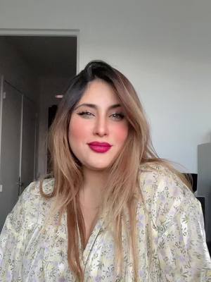 A post by @miraml37 on TikTok caption: انا الملكة 🥰 #foryou #paris #tunisia🇹🇳