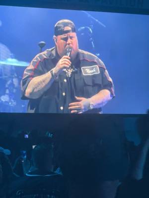 A post by @danielle279 on TikTok caption: 20,000 people he SOLD OUT 🩵🤟 #jellyroll #concert #dosquispavillion 