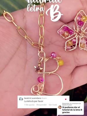 A post by @lili.creativeboutique on TikTok caption: Respuesta a @Marbla Rodeol tutorial letra “B” 💕💗💓🌸 Dejame en comentarios que otra letra te gustaria ver!!✨ todo elaborado con alambre y pinzas de @DESIGNS WIRE  #joyeria #alambrismo #wire #tutorial #wirenames #wirewrap #alambre #designswire #bisuteria #alambre #pliers #tutoriales #joyas #complementos #accesorios 