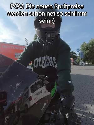 A post by @life_of_skeam on TikTok caption: Die hauen mich komplett weg 👀 🏍️ Kawasaki Zx6r 636E 2016 📹 Gopro Hero 7 Black Edition  📷 Sony Alpha 7II R  ⛑️ Shoei GT-Air 🦺 Alpinestars _________________________________ Life_of_Skeam _________________________________ #kawasakizx6r #kawasaki #zx6r #motorrad #motorcycle #bikerworld #superbikesgram #bikergram #bikegeneration #viral #focus #lightroom #adobe #shoei #shoeihelmets #alpinestars #alpinestarsprotects #yamahalovers #olympus #sony #a7rii #alpha #goodquality #bikep