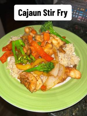 A post by @dbrighteyes on TikTok caption: Ended up eating my meal prep because it looked so good and it tasted bomb 🤤#polytiktok🇦🇸🇼🇸🇹🇴🇫🇯 #afakasi #fyp #foryou #foodtiktok #cookingtiktok