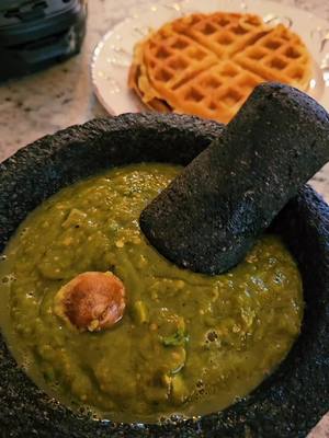 A post by @susyjaimez27 on TikTok caption: Si pica😅😅#parati #salsaverde👌😋