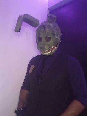 A post by @thegreenpie on TikTok caption: Listos para el estreno? 👀 #fnaf #fnafcosplay #fnafmovie #williamafton #springtrap #comedia #humor #cosplay #estreno #fyp #fypシ #disfraz 