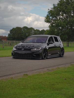 A post by @black.golf.r on TikTok caption: #golfr 