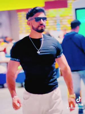 A post by @manifitness412 on TikTok caption: ##foryoupage #genova🇮🇹 #paksitani #dangerous #fybシviral @محمد فرحان🥀 @🥀💫عبدالرحمٰن  صفدر مغل💫🌹🥀 @👑 G O N D A L 👑 @⚜️ راجہ محمد صفدر  ⚜️ @Faisal Amir @Akash Mughal @💞....Zindagiiii....💞 @khalidmughal MDX🥇🥇 