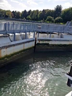 A post by @ln..93 on TikTok caption: Un beau samedi. #honfleur #bateau #pontdenormandie