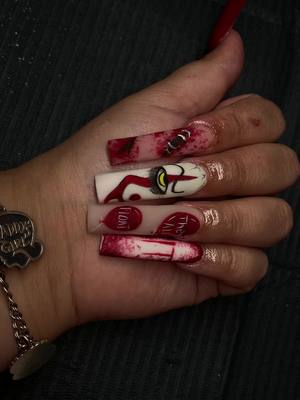 A post by @daisy.babbyyy on TikTok caption: 🎈 #nails #nailsart #nails💅 #nailsoftiktok #nailscheck #spookynails #scarynails #halloweennails 