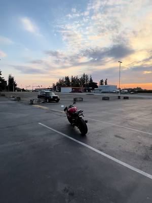 A post by @b58kole on TikTok caption: i dont want riding szn to end;( #bikes #biketok #motorcycle #r6 #yamaha #fyp #trend