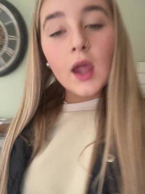 A post by @tiamriaquinn on TikTok caption: 😋😋#fyp #ireland #4teen #eminem 