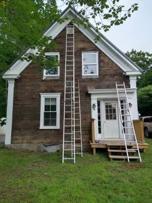 A post by @neon_brown on TikTok caption: yeah I f*ck around! #vinyl  #siding