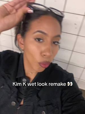 A post by @jellyfamjailee on TikTok caption: My fashion girlies know 🙈 #kimkardashian #drake #wetlook #nudelook #fairtrade #wethairstyle #transition #makeup