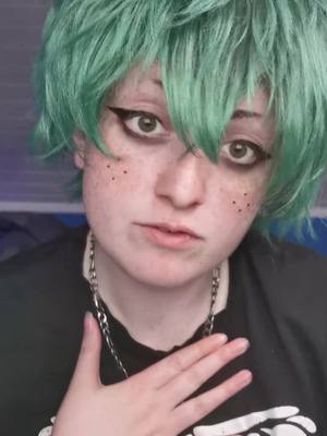 A post by @whitesnek01 on TikTok caption: Izuku midoriya the UA traitor. -- FINALLY GOT INTO COSPLAY AGAIN!! -- #izukumidoriya #villaindeku #villaindekucosplay #izukumidoriyacosplay #bnha #bnhacosplay 