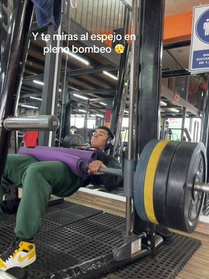 A post by @ederr_obledo on TikTok caption: Jejeje si vale la pena las ch**gas q me meto😮‍💨😮‍💨 #glutes #bombeo #fit 