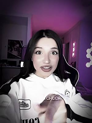 A post by @twitchcom on TikTok caption: -Ами😇//@tenderlybae @tenderlyspam #тендерлибае #тендерли #аминамирзоева #тендерлибуба #амина #аминатендерли 