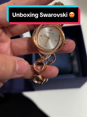 A post by @_sabinash on TikTok caption: #unboxingswarovski #swarovski #watch #crystalflowerwatch #rosegoldswarovski #swarovksicrystals #sabinash #thoughfulgifts #sayyestoheaven #iloveit #damidamidami #fypシ