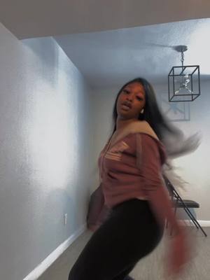 A post by @niiiquepooh on TikTok caption: 🤣🤣i was drunk asf🫶🏽@Malik #drunk #viral