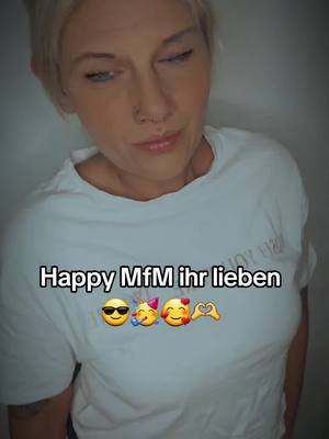 A post by @jessysa265 on TikTok caption: Good morning in the morning🥰🫶happy mfm ihr verrückten😎🥳🥰🫶#🖤💎bediamond💎🖤 #the_elementz #🔱vida🦬amorosa🔱 #blood_vendetta🩸#noblequeens👑 #noblefamily #noble🖤💎bediamond💎🖤 #diamantenkind💎 #🖤💎amore❤️bediamond💎🖤 #🖤💎nohatesharelove💎🖤 #foryou #fypシ #fyp