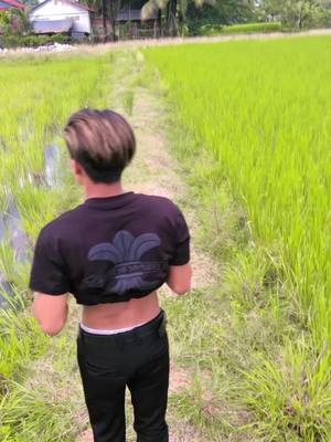 A post by @menmen392 on TikTok caption: #ទើបតែងើបពីដេកទេ🤣🤣 