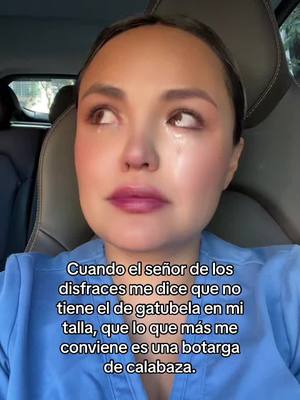 A post by @mishellegarfiasof on TikTok caption: Ya se acerca halloween y no sé de que disfrazarme 😫😩 #parati #viral #fyp #fypシ #comedia 