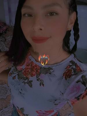 A post by @nahthy2 on TikTok caption: #CapCut Quiere que me ruegue como no si esta preciosa 🥰 #fyp #parati #foryou #fotos #fypシ me gusta ese vestido color rosa 💕